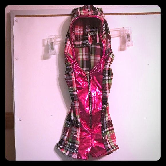 Child’s hooded romper - Picture 1 of 3